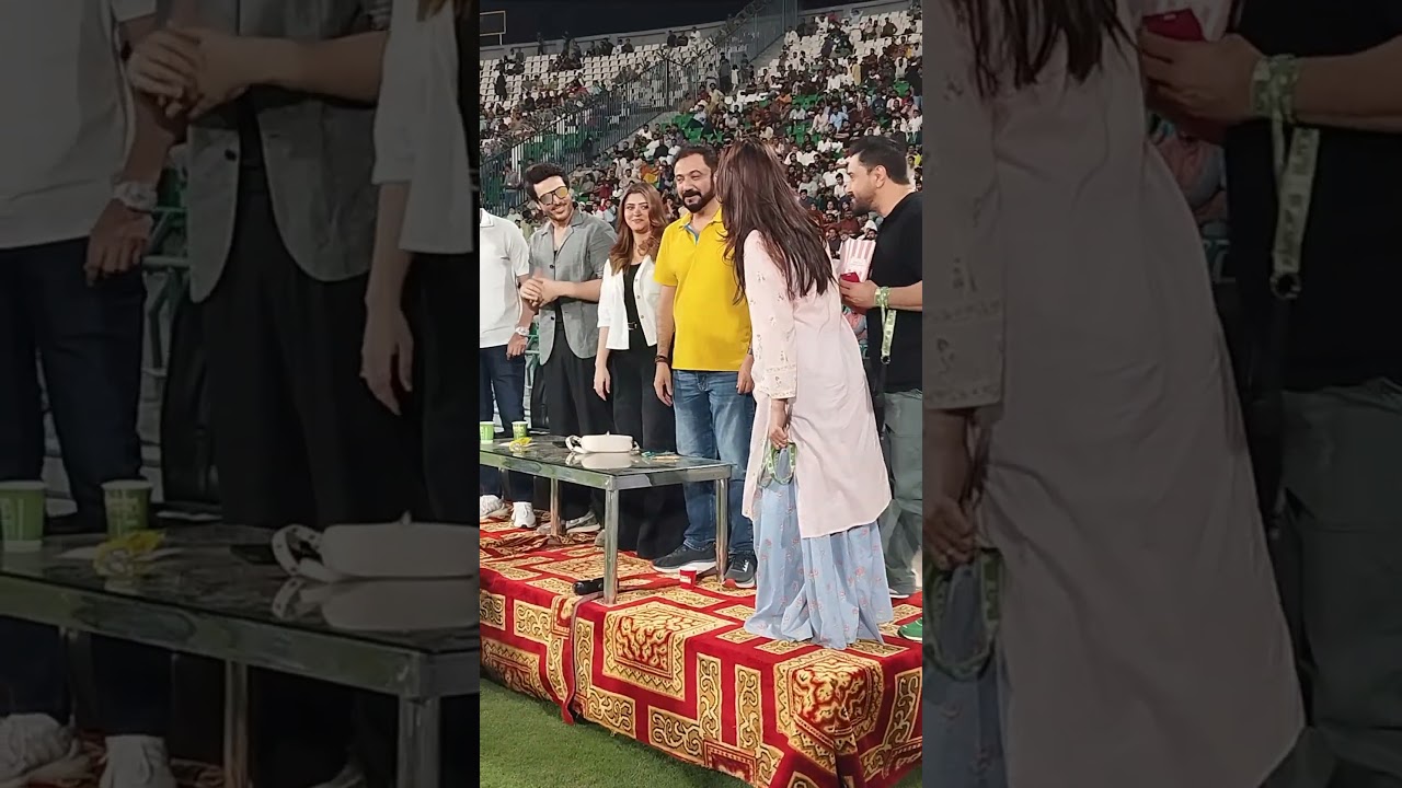 Hira Mani's Amazing Moment at PSL 8! 🎉