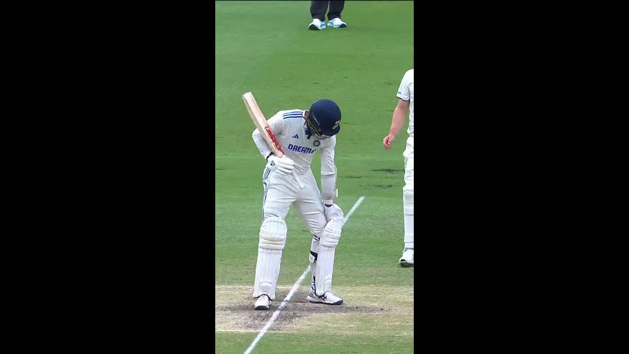 Hilarious Reaction from Travis Head in AUS vs IND Match 😂