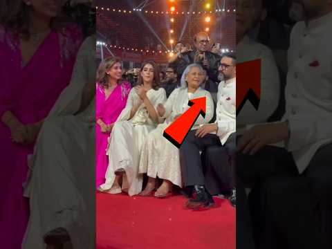 Jaya Bachchan and son Abhishek Bachchan at 70th Hyundai Filmfare Awards 2025