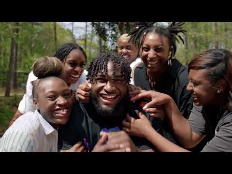 How Top NFL Prospect Will Anderson Jr's 5 Older Sisters & Grandmother Prepared Him for Greatness