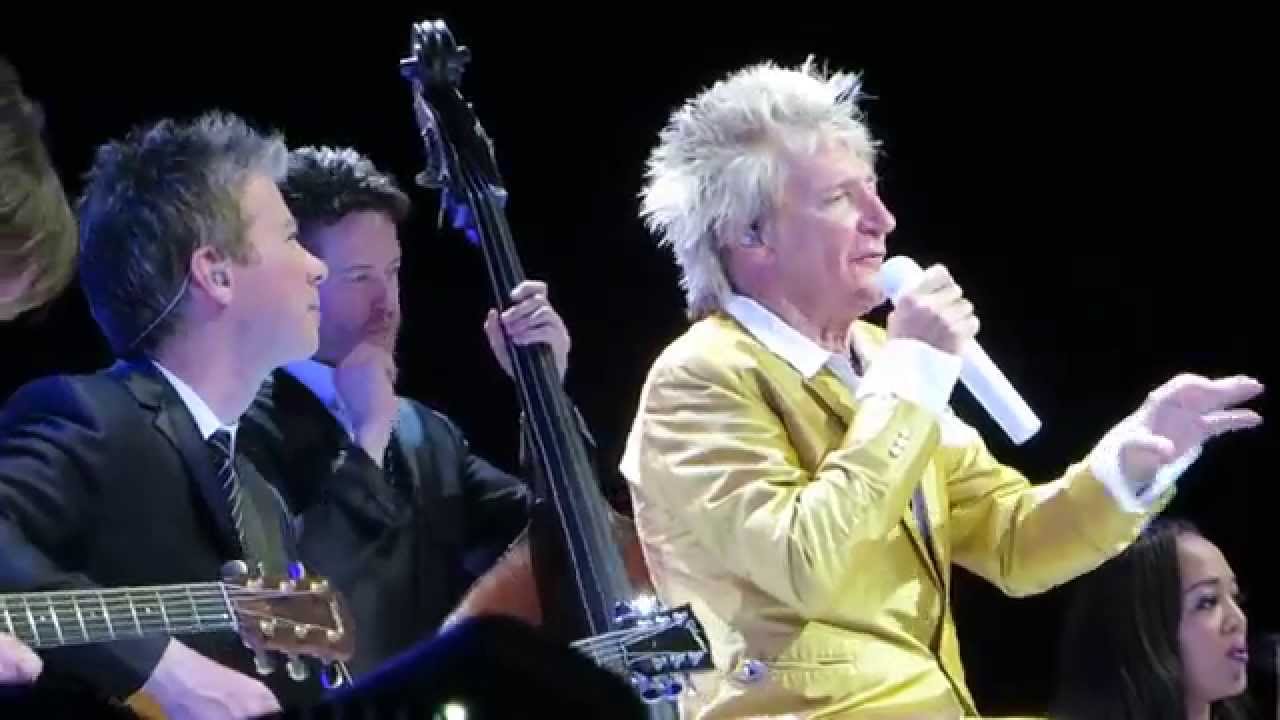 Rod Stewart Performs 'Have I Told You Lately' in Vegas 🎤