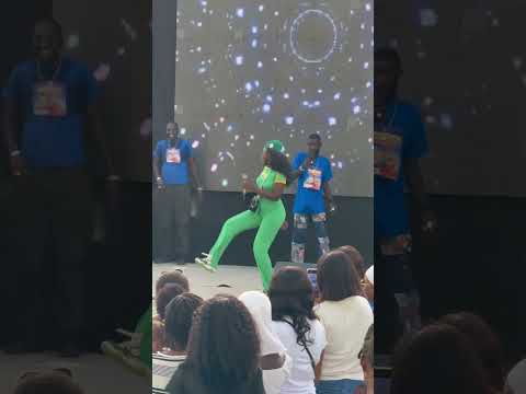 Bibiche Ndiaye tothie na Kermesse bi 🔥🔥😂🥰😂😂 #humour