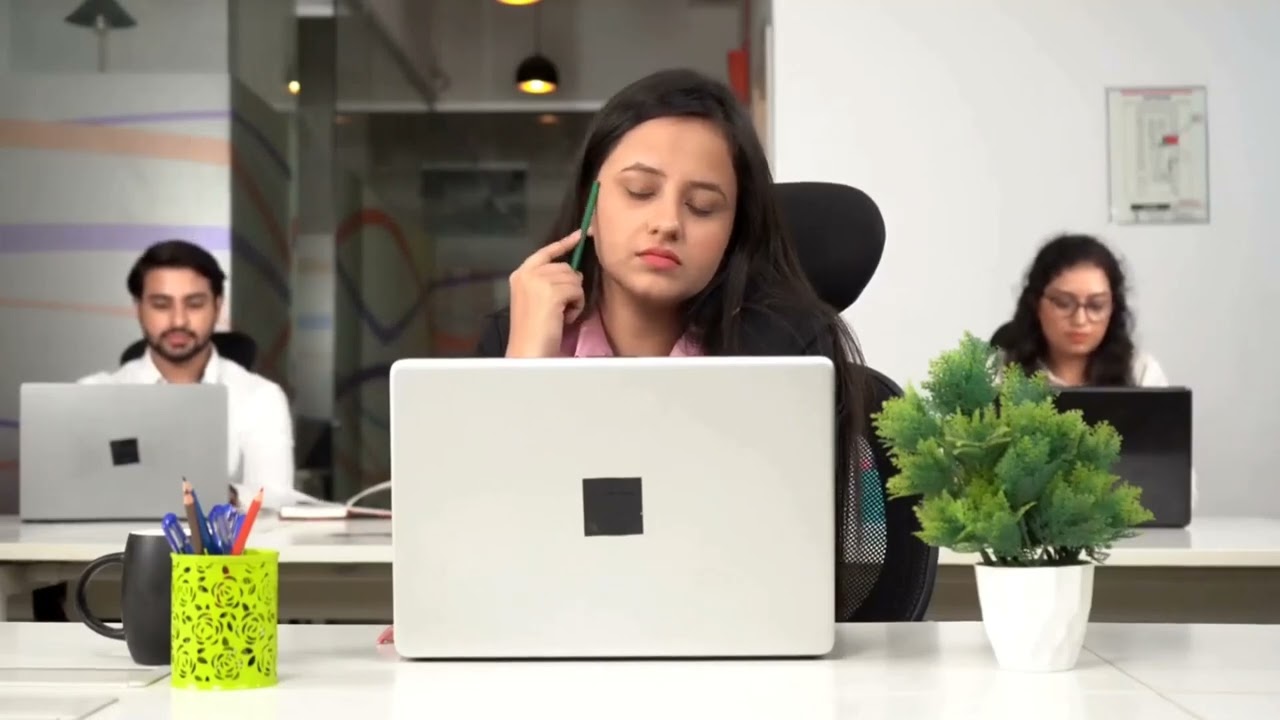 Complexity Analysis of Graph Squaring