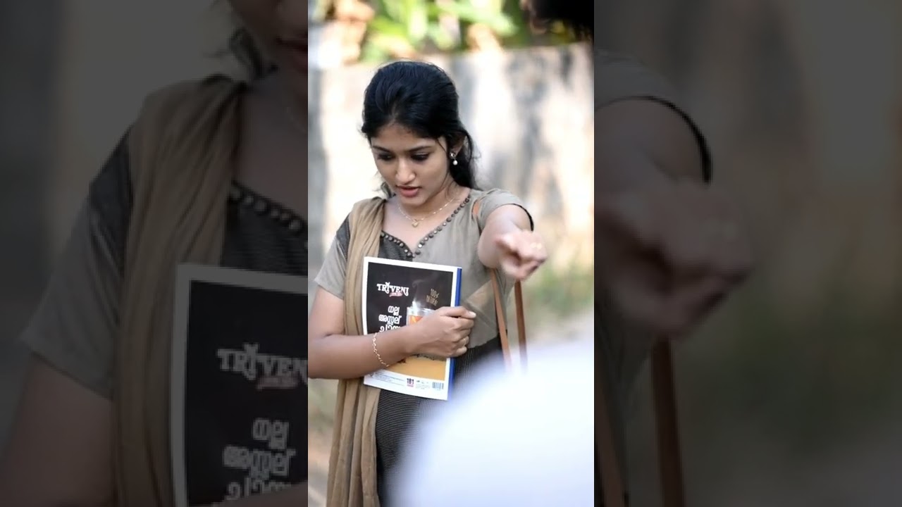 Aadukalam: Danush's Romantic Scene 💖