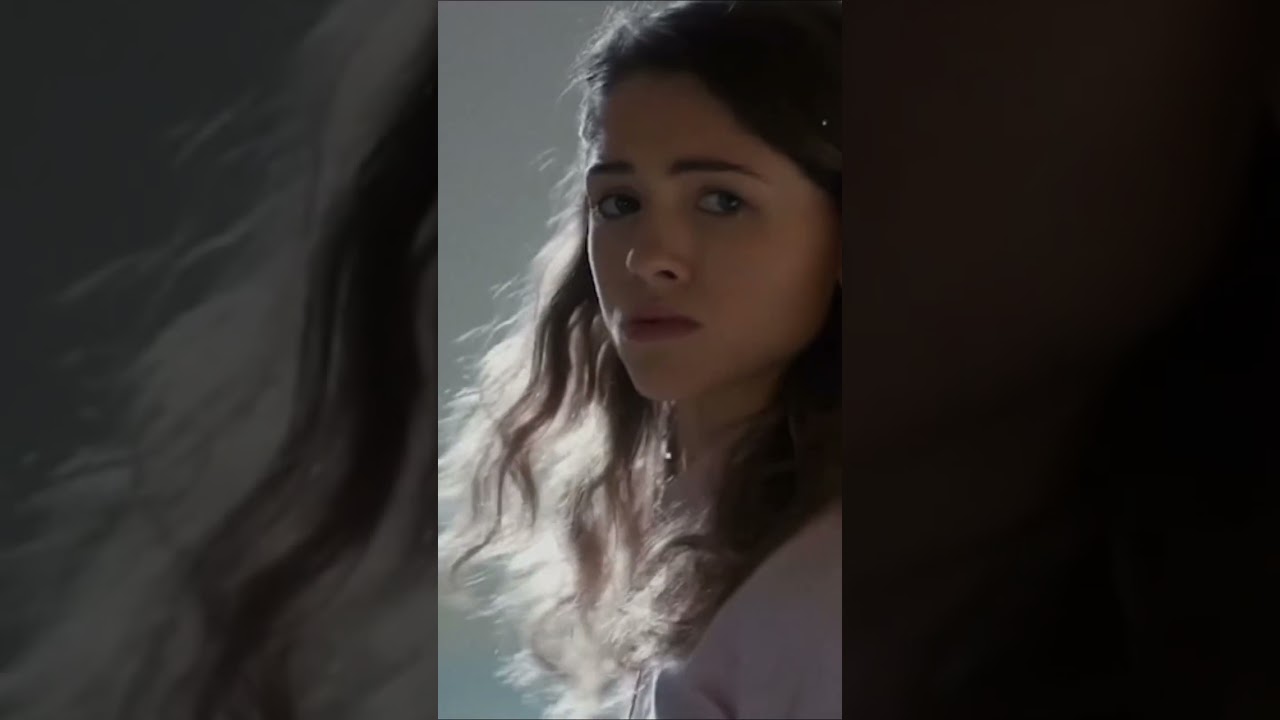 Nancy's Iconic Ponytail Moments in Stranger Things Season 1 🎬