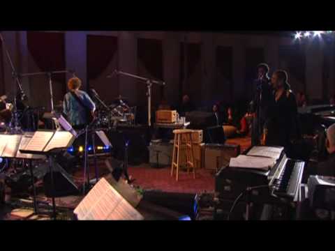 Lee Ritenour Performs 'Papa Was a Rolling Stone' 🎸