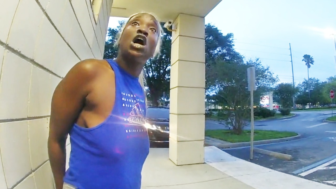 Shoplifter Confronts Police and Faces Unexpected Consequences 🚓