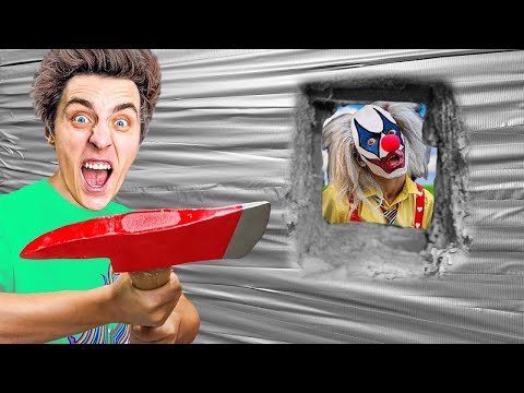 Побег Из 100 СЛОЕВ СКОТЧА с КЛОУНОМ ЧЕЛЛЕНДЖ