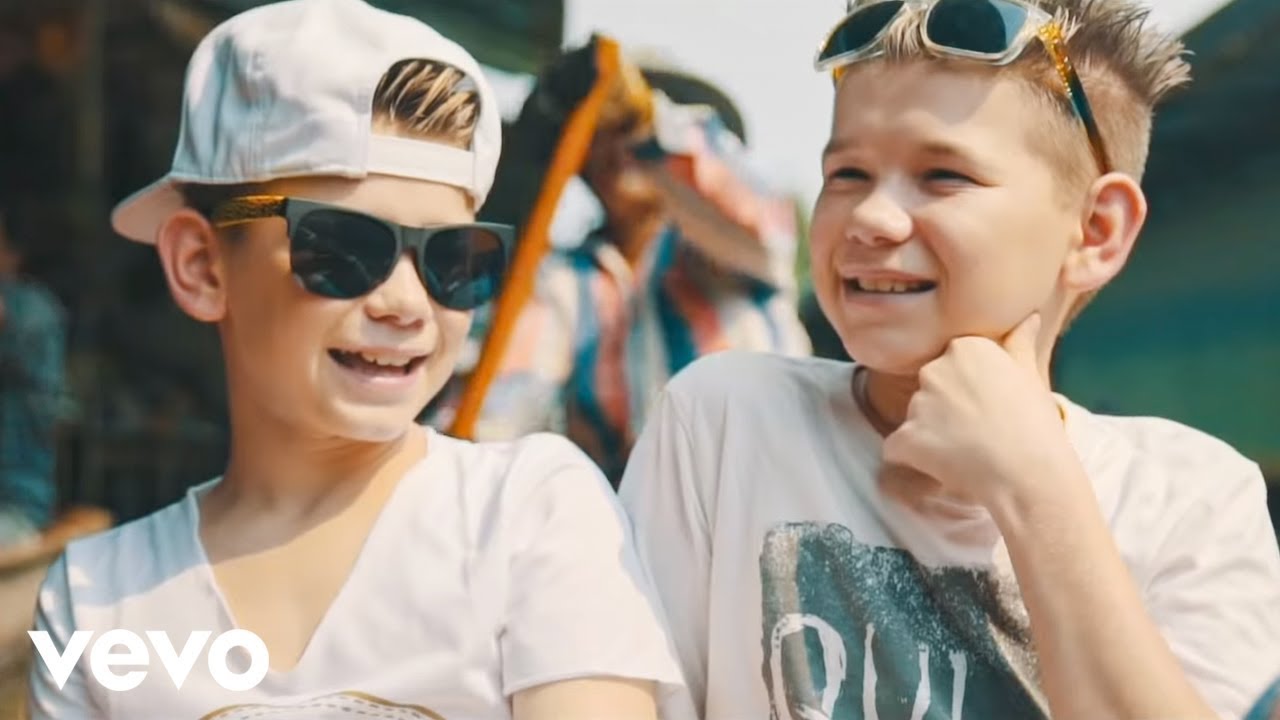 Marcus & Martinus - Plystre på deg 🎶 Official Music Video