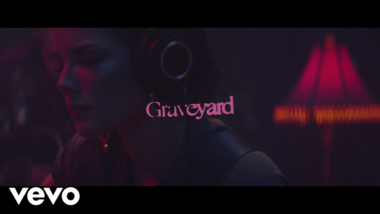 Halsey Performs 'Graveyard' Live from Nashville 🎤