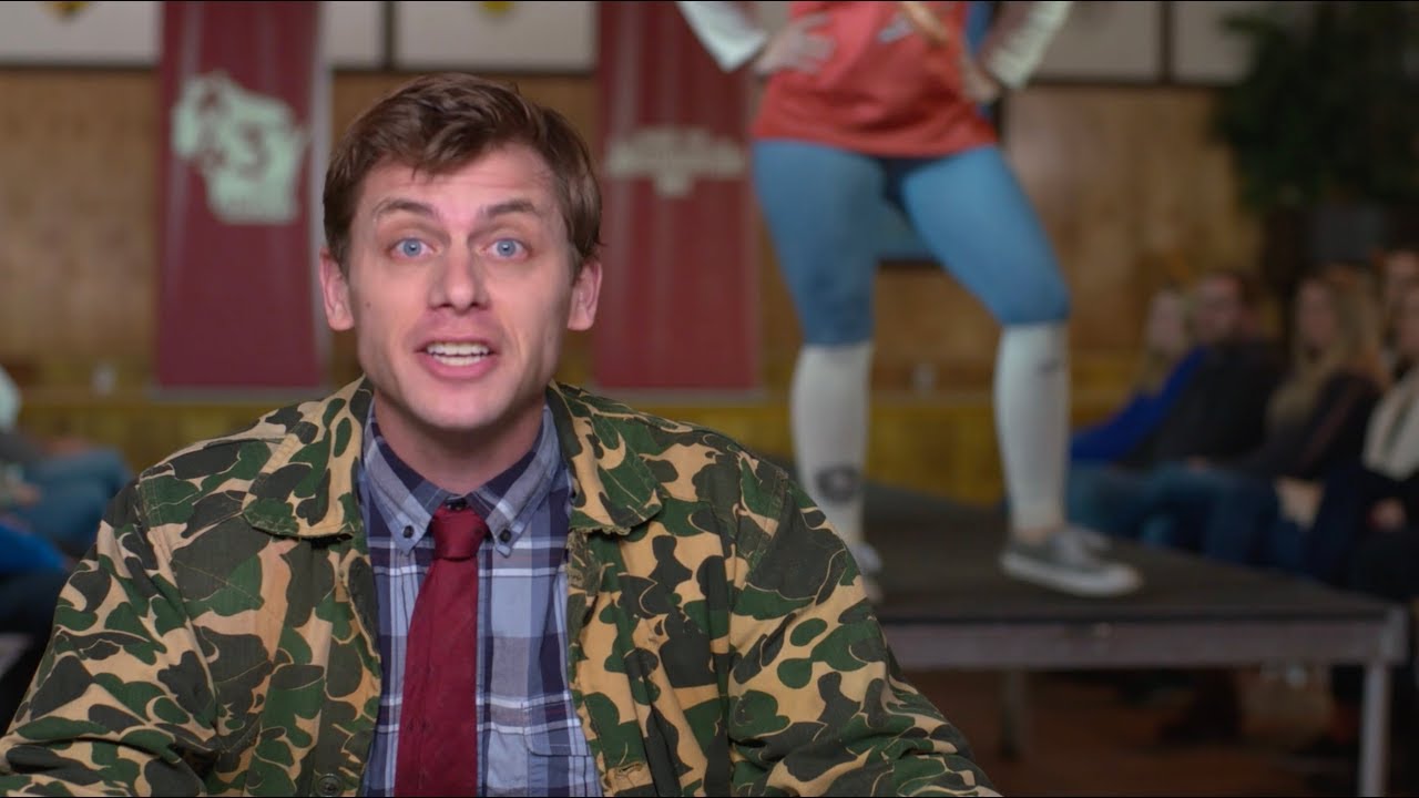 Manitowoc Minute: Wisconsin Fashion Week & Johnsonville’s New Spring Grilling Gear 🌭