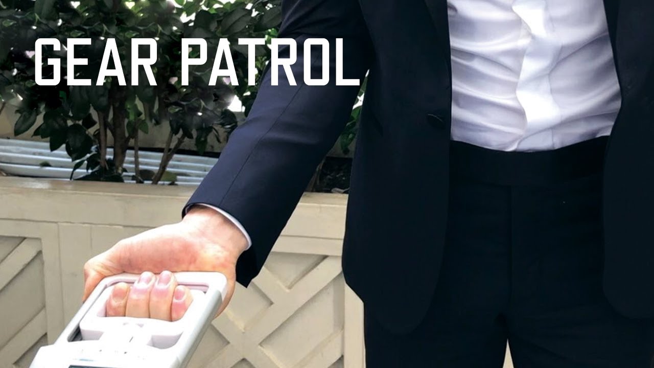 Alex Honnold Tests Hand Strength Before Oscars 🧗‍♂️