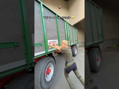 Beifahrer regelt 🥲💪🏼😂 #landiwirtschaft #ernte #farm #farming #tractor #trecker