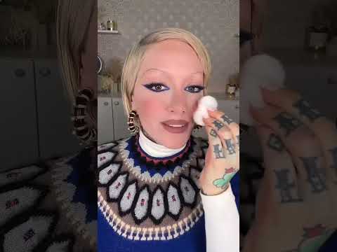 1970’s Indian Earth for a Sunkissed Glow - but is it simply crushed red ochre rock? #bronzer