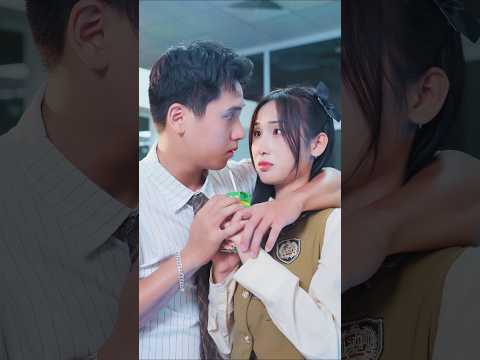 He's Protecting To Her #schoolcrush #drama #couple #dzunie