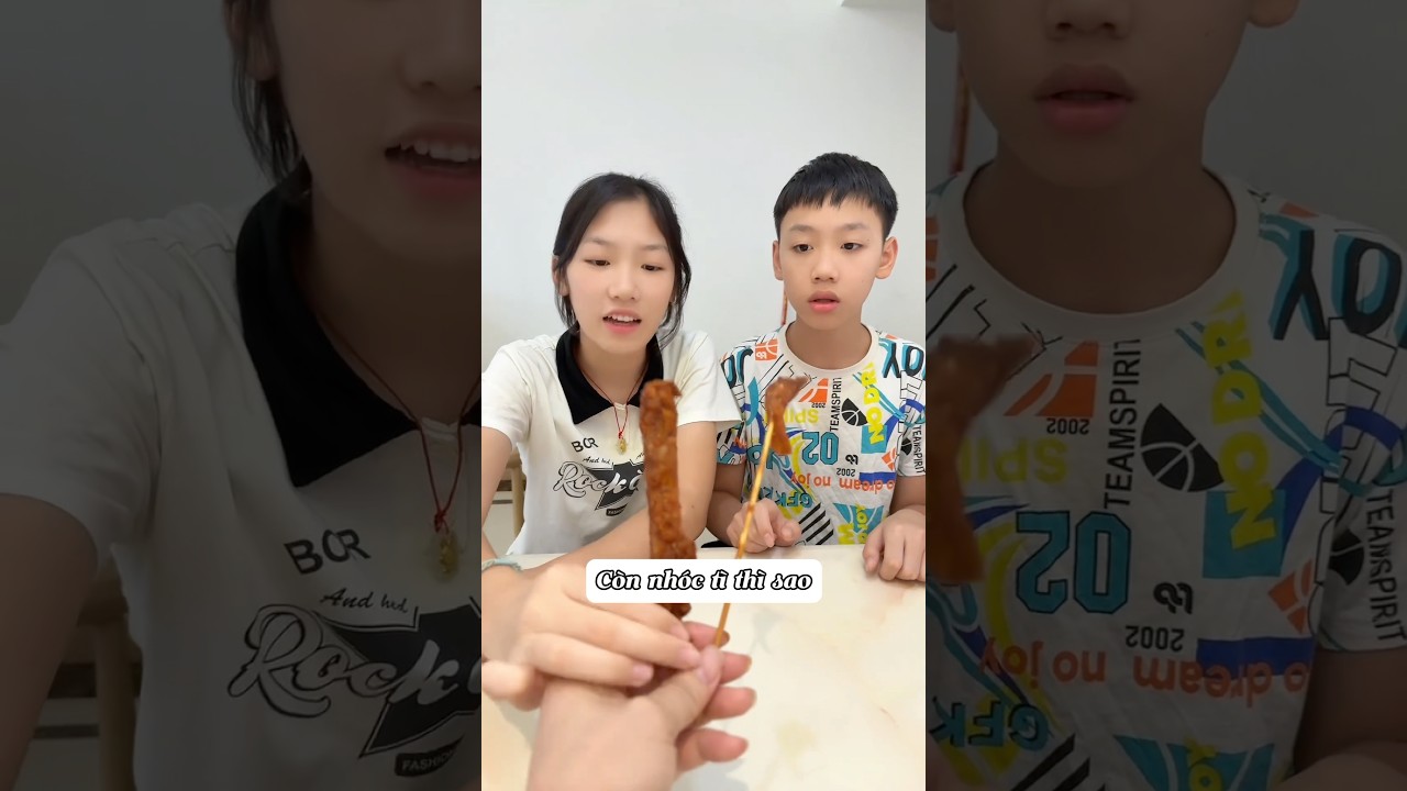 Thử Thách Chia Sẻ Giữa Cặp Song Sinh