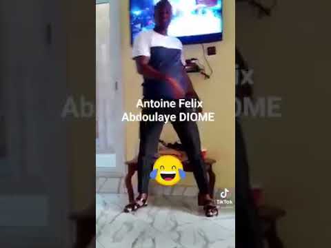 ministre de l'intérieur sénégalais Antoine Félix abdoulaye Dione danse yeungueul de Sidi diop