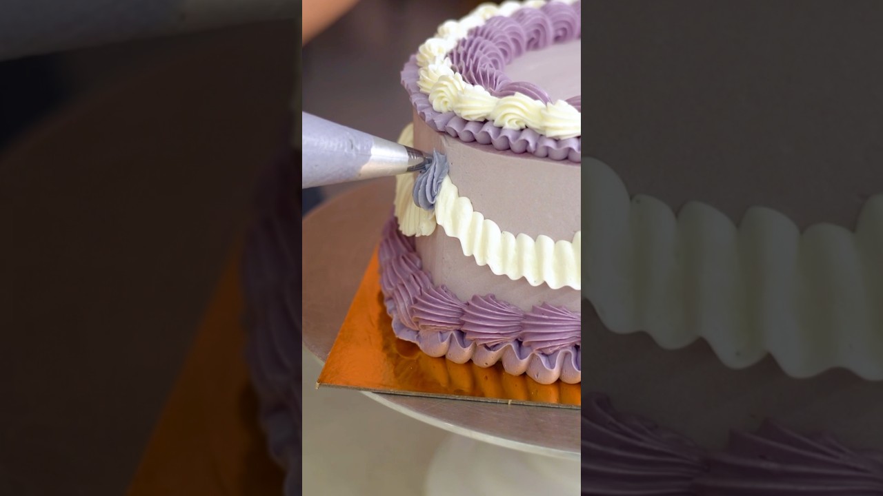 Vintage Piped Cake Tutorial 💜