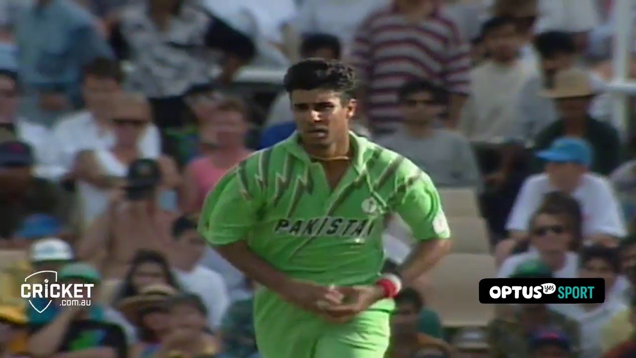 Waqar Younis: Master of Swing and Yorkers π