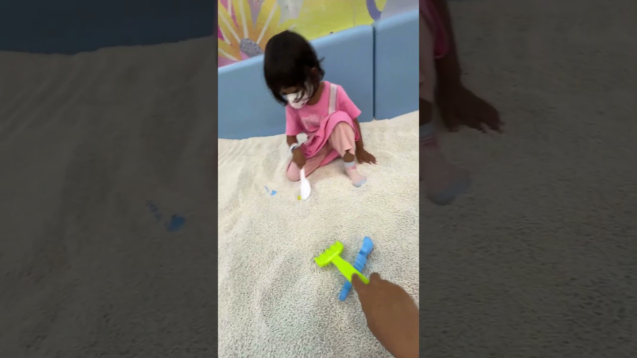 Mainan Sembunyi di Playtopia 🧸