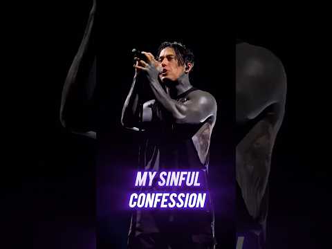 🔥🔥 GOD IS A WEAPON 🔥🔥Who else is obsessed with this song?#fallinginreverse #ronnieradke #metal #rock