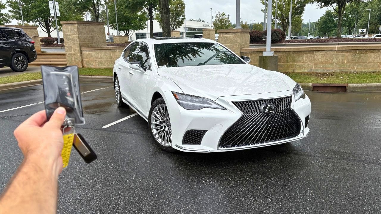 2025 Lexus LS500: Start-Up & Test Drive 🚗