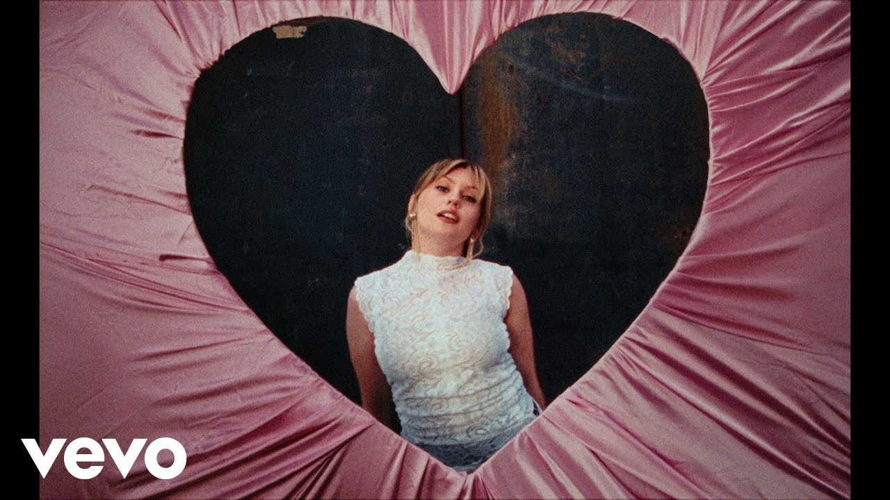 Marine - Coeur Maladroit (Official Clip) 🎶