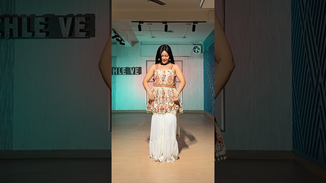 Bole Chudiyaan 🤍 | Trending Bollywood Dance | SimranChantel #Shorts