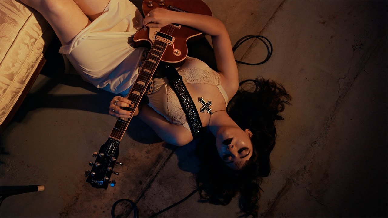 Solya - 19 (Official Music Video)