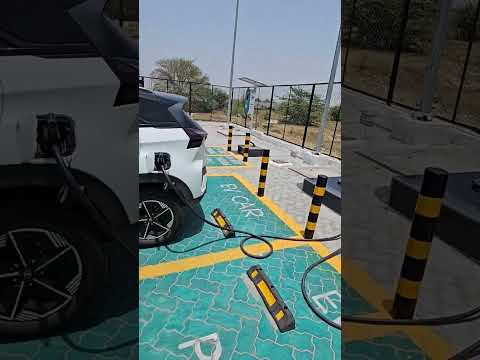 EV Charging station on Lucknow Delhi Expressway #evcharging #tataev #nexonev #roadto1k