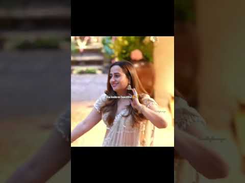 And who can blame him?😉#varundhawan #natashadalal #shorts