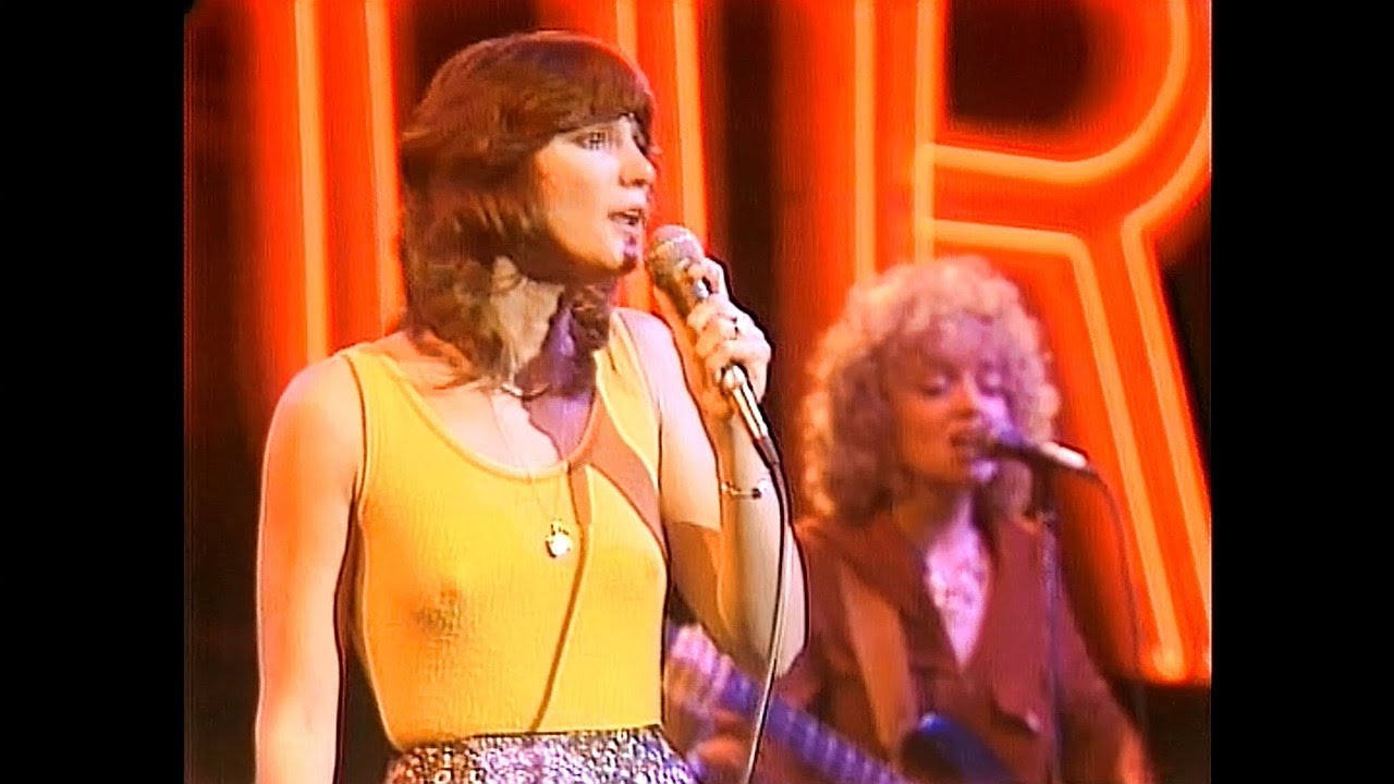 Mary MacGregor – Torn Between Two Lovers (1976) - Midnight Special - stereo