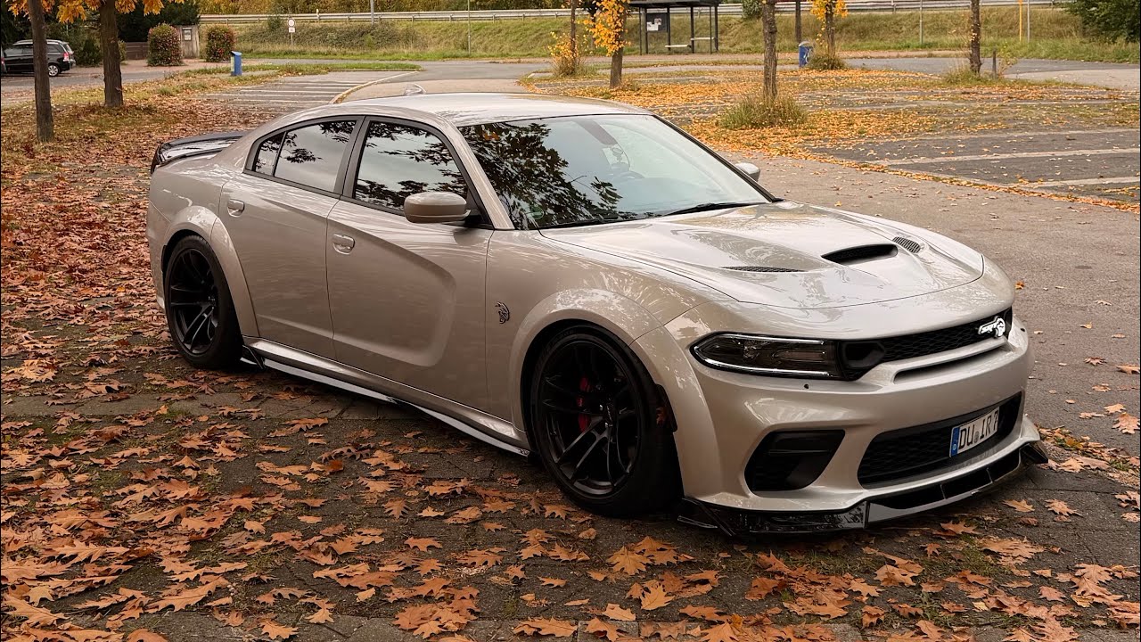 Dodge Charger SRT Hellcat Roars on German Autobahn 🇩🇪