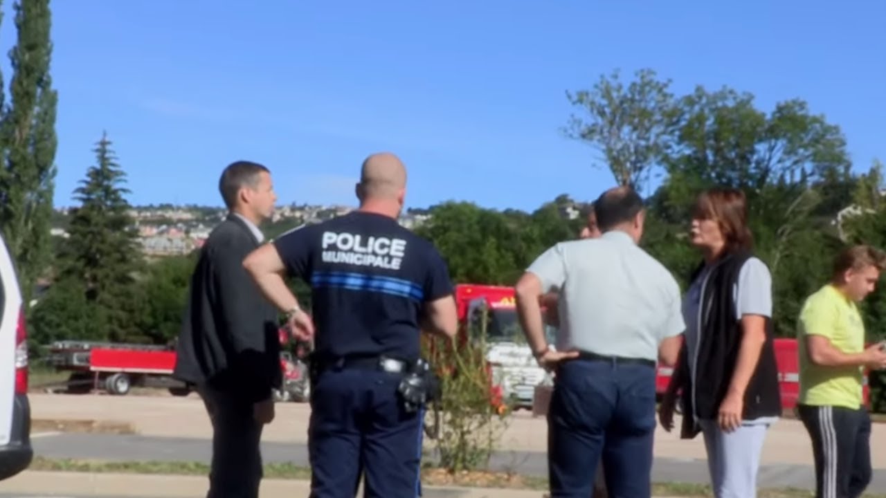 Hypermarkets Fight Back in Price War 🛒