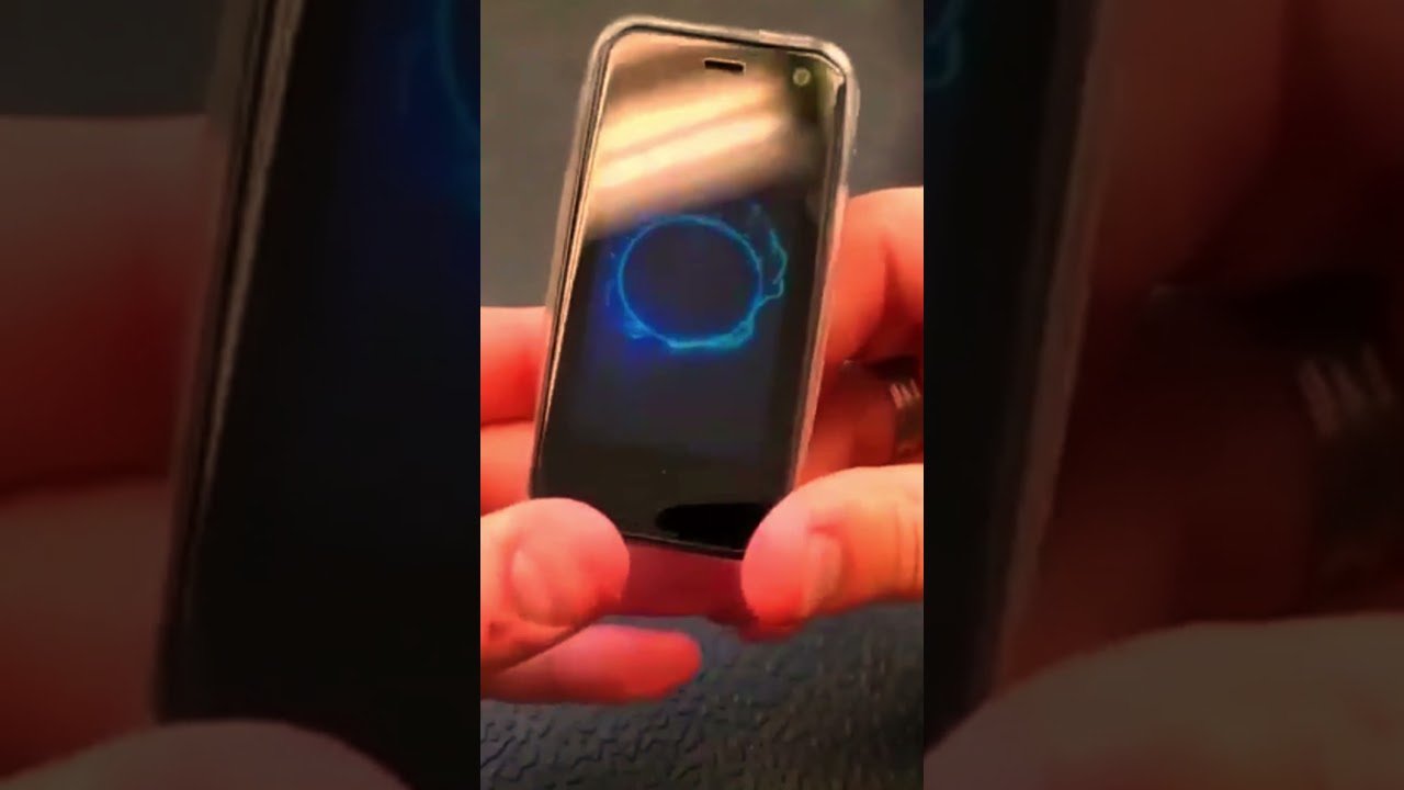 বিশ্বের সবচেয়ে ছোট ও সুন্দর পাওয়ারফুল মোবাইল 📱