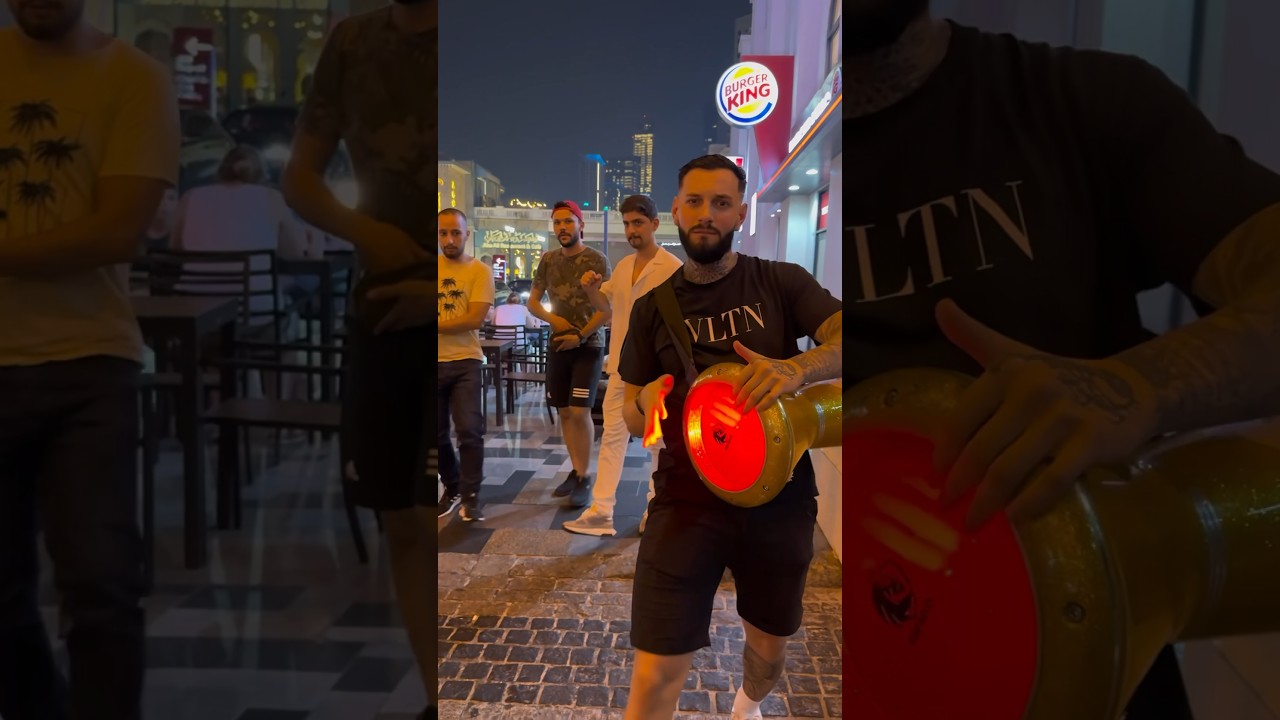 I beat darbuka to see reaction in Dubai🇦🇪 #alrafaelo #darbuka #dubai