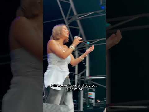 I played a brand new song at this festival… Do you like it?