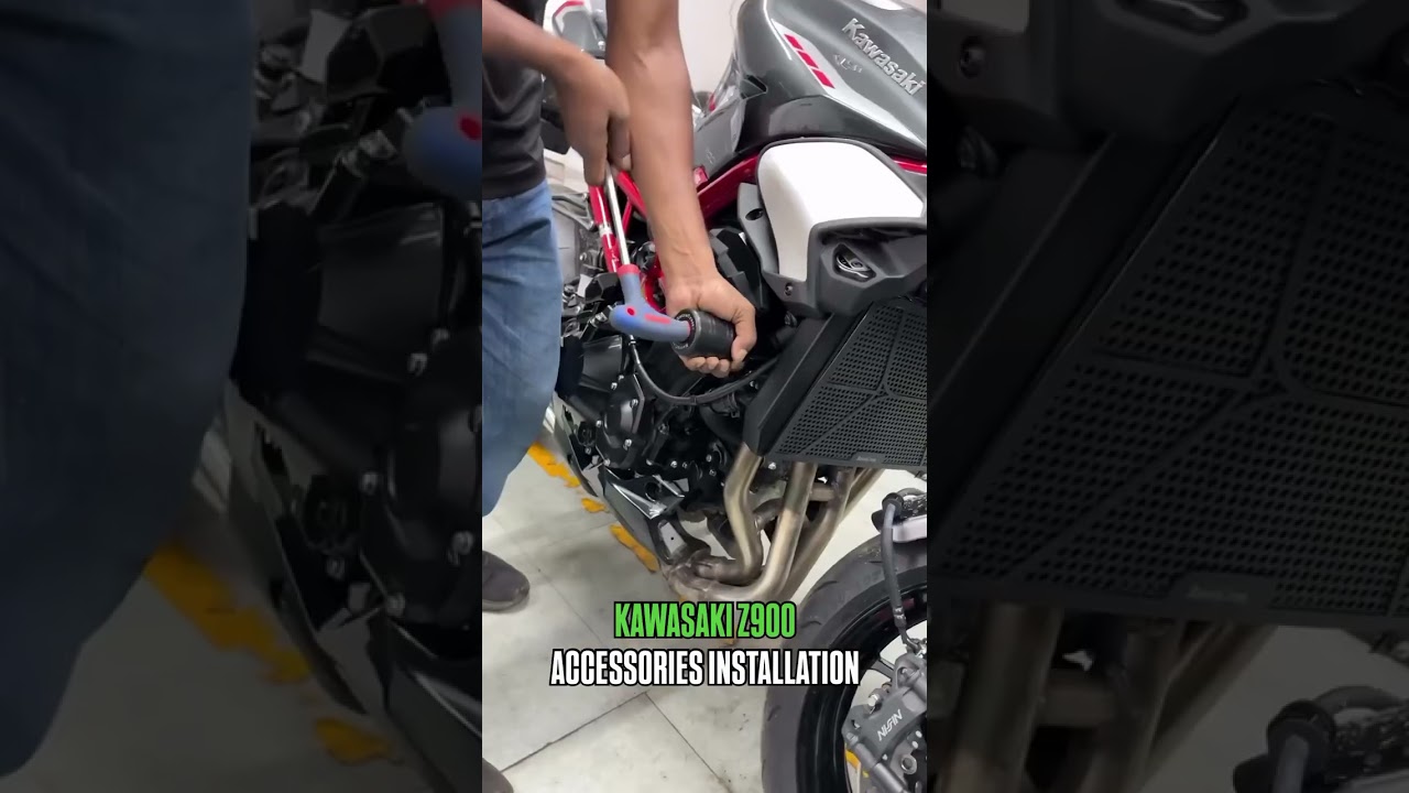 KAWASAKI Z900 2025 ACCESSORIES INSTALLATION 🪛🔩 #retrocross #shorts #superbike #kawasakiz900 #z900