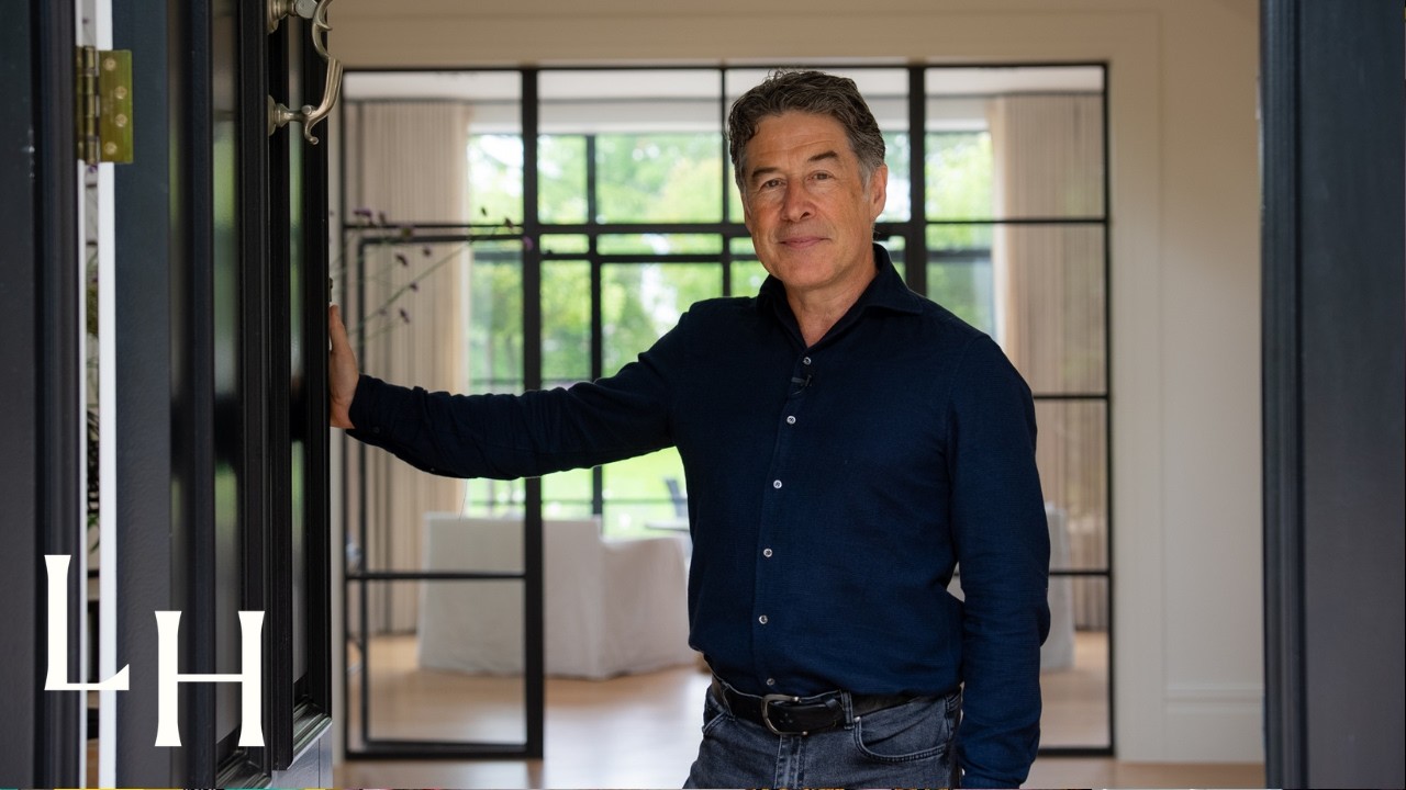 Inside Award-Winning Architect Des Ewing’s Neoclassical Buckinghamshire Home