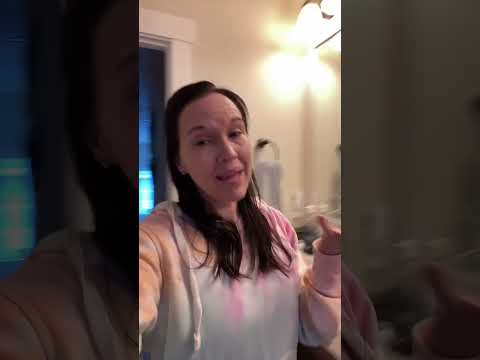 Soulful Singing: A Woman's Emotional Rendition#singing #emotionalperformance