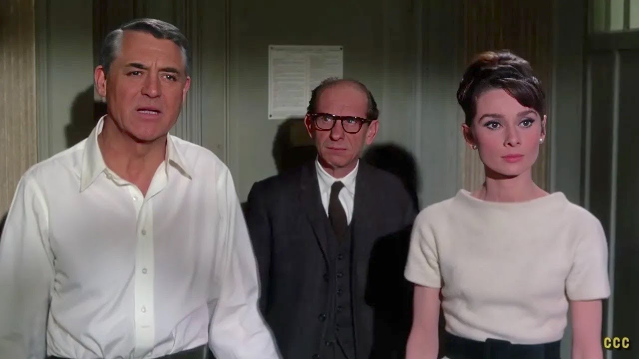 Charade (1963) – Cary Grant & Audrey Hepburn’s Romantic Mystery Thriller 🎬