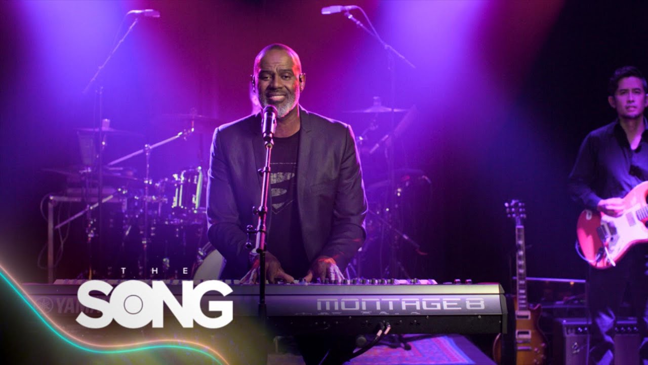 Brian McKnight Performs 'Back at One' 🎶