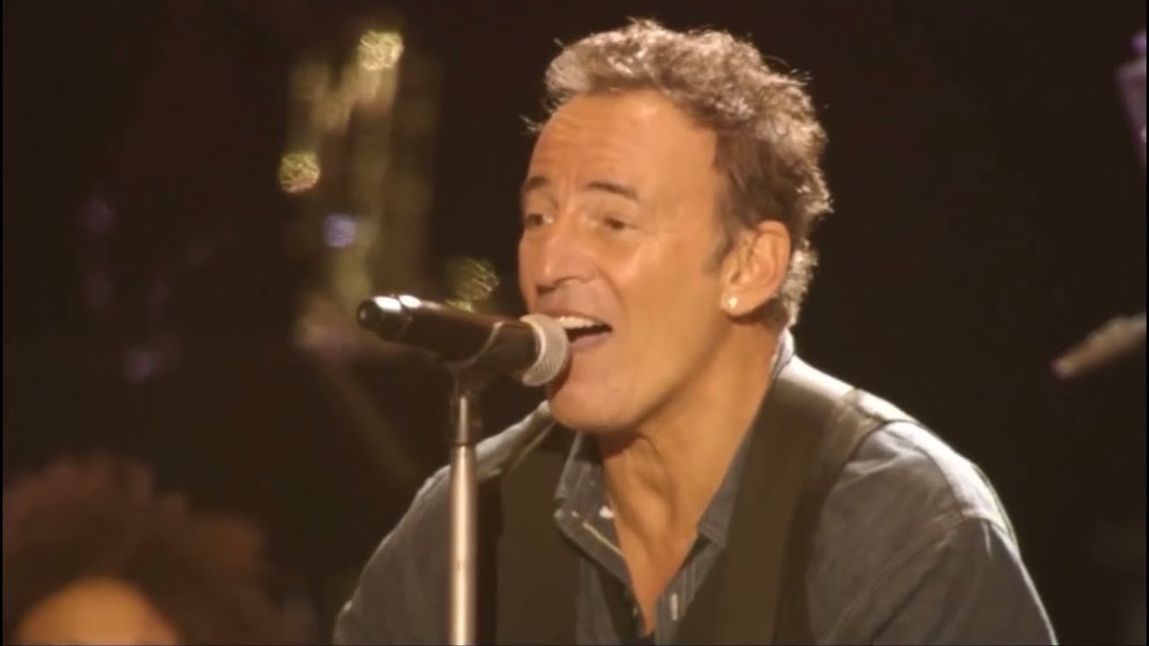 We Are Alive - Bruce Springsteen (live at Hard Rock Calling 2012)