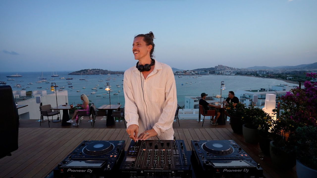 Chris Luno's Ibiza Deep House Mix at Ocean Drive Talamanca 🎶