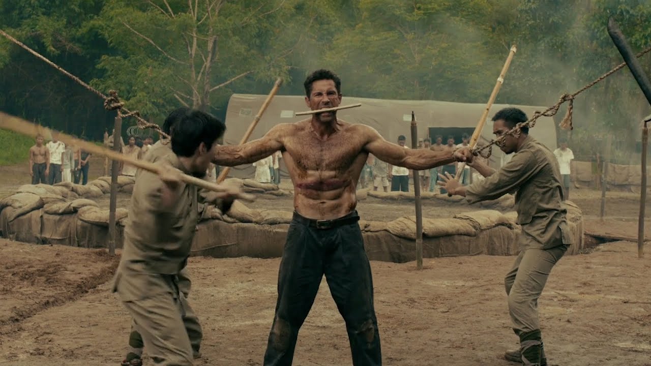 هل ينجو المحارب الماهر من السجن رغم استهزاء الجنود به؟ 🔥