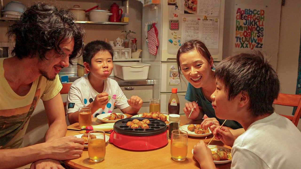 زوجان منفصلان يربيان طفلهما بشكل منفرد.. هل يكتشفان المفاجأة الكبرى؟ 🎬