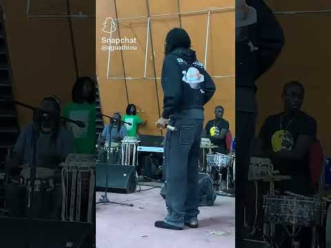 Wally B. Seck ambiance en plein tournage #wallyballagoseck #wallybseck #senegal #dance #shortvideo