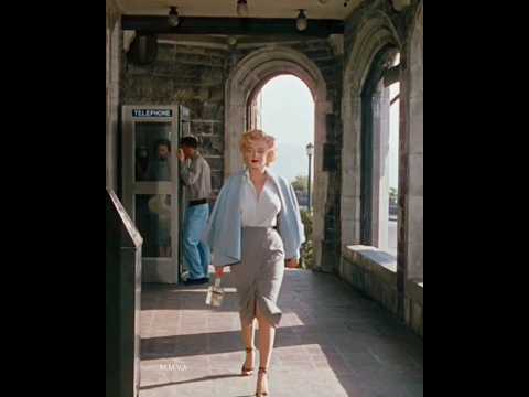 Marilyn Monroe at the gift shop. Niagara 1953. #shorts #movie #star