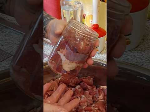 Как правильно набивать банки мясом для приготовления тушёнки. #витальсон #рецепты