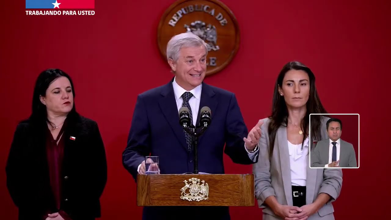 Presidente José Antonio Kast firma proyectos para mejorar la seguridad en recintos educacionales
